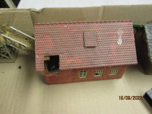 HO / OO SCALE : BUILDING SCRAPYARD - X3 BEERBOXES