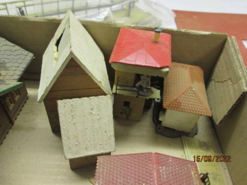HO / OO SCALE : BUILDING SCRAPYARD - X3 BEERBOXES