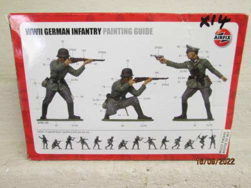 1:32 SCALE : AIRFIX : WWII GERMAN INFANTRY X 14  - BOXED