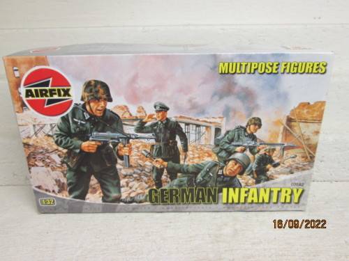 1:35 SCALE : AIRFIX : GERMAN INFANTRY - X6 - BOXED