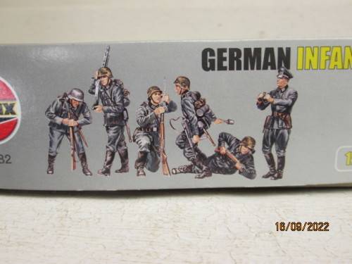 1:35 SCALE : AIRFIX : GERMAN INFANTRY - X6 - BOXED