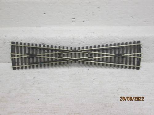 HO / OO SCALE : PECO : CROSS OVER