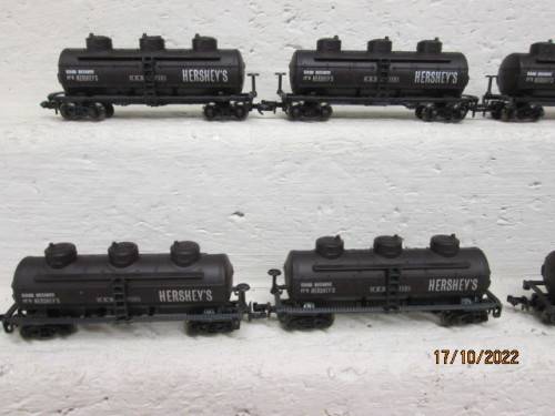 N SCALE : HERSHEYS : TRIPPLE DOME TANKERS - X9