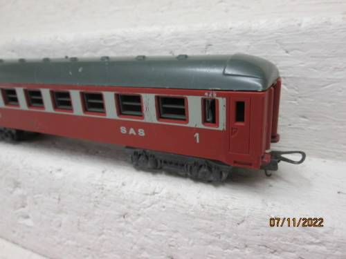 HO SCALE : LIMA : SAR - ORANGE EXPRESS - IST CLASS COACH