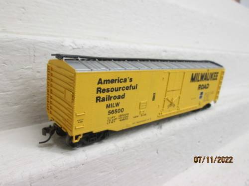 HO SCALE : BACHMAN : 50 FOOT MILWAUKEE BOX CAR WAGON