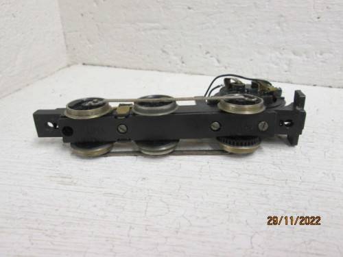 HO SCALE : LIMA : 0-6-0 STEAM LOCOMOTIVE CHASSIS ONLY