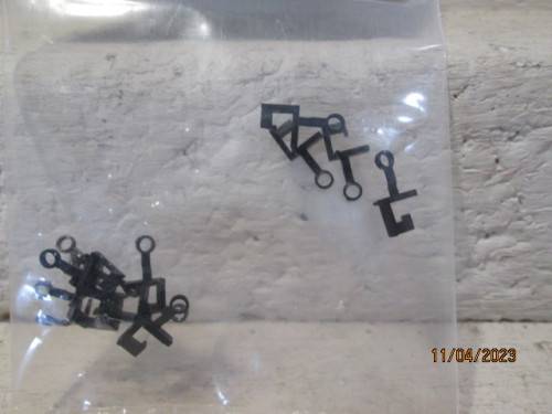 N SCALE: GRAHAM FARISH : STANDARD COUPLINGS - X12 - BOXED