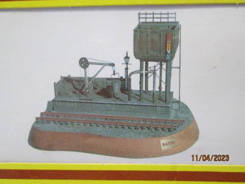 N SCALE: RATIO: LOCOMOTIVE SERVICING DEPOT - KIT - BOXED