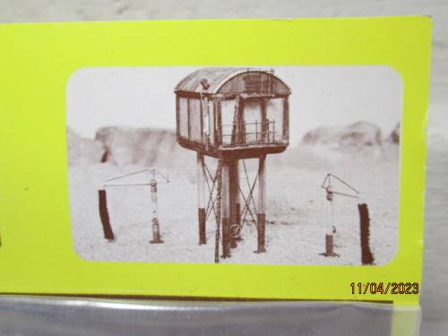 N SCALE: RATIO: WATER TOWER & CRANES - KIT - BOXED