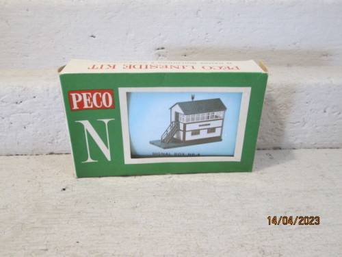 N SCALE : PECO : CONTROL TOWER BUILDING - KIT - BOXED