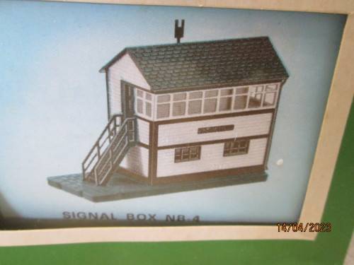 N SCALE : PECO : CONTROL TOWER BUILDING - KIT - BOXED