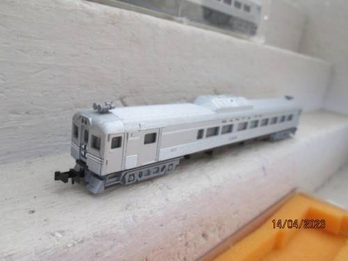 N SCALE : CON-COR : SANTE FE - POWERED RAIL CAR SET OF 3- BOXED