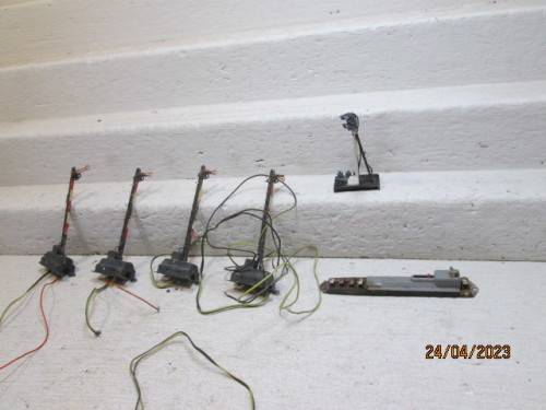 HO SCALE : VARIOUS RAIL SIGNALS -X5