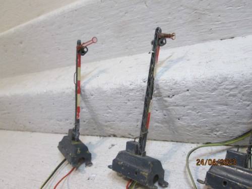 HO SCALE : VARIOUS RAIL SIGNALS -X5