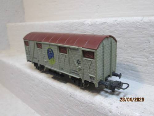 HO SCALE : LIMA : BOX CAR -  CHIQUITA