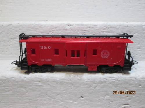 HO SCALE : LIMA : B&O CABOOSE