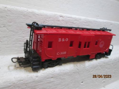 HO SCALE : LIMA : B&O CABOOSE