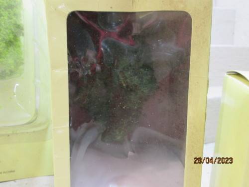 HO / OO SCALE : TREES X7 - BOXED