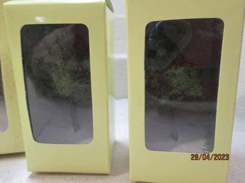 HO / OO SCALE : TREES X7 - BOXED