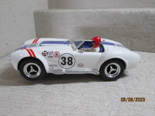 1:32 SCALE : NINCO : AC COBRA SLOT CAR