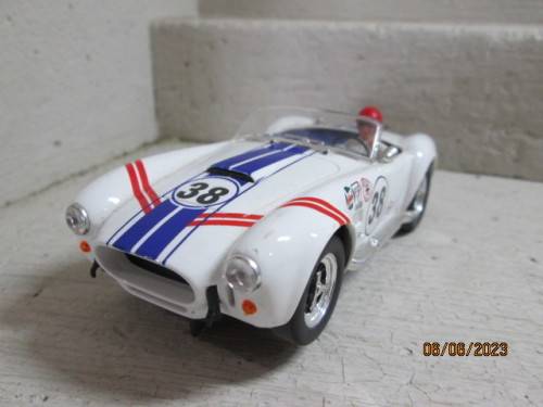 1:32 SCALE : NINCO : AC COBRA SLOT CAR