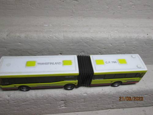 HO SCALE : TRANSIT INLAND ARTICULATED BUS