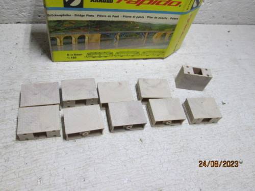 N SCALE : RAPIDO - BRIDGE SUPPORTS - X10 - BOXED - NO.622