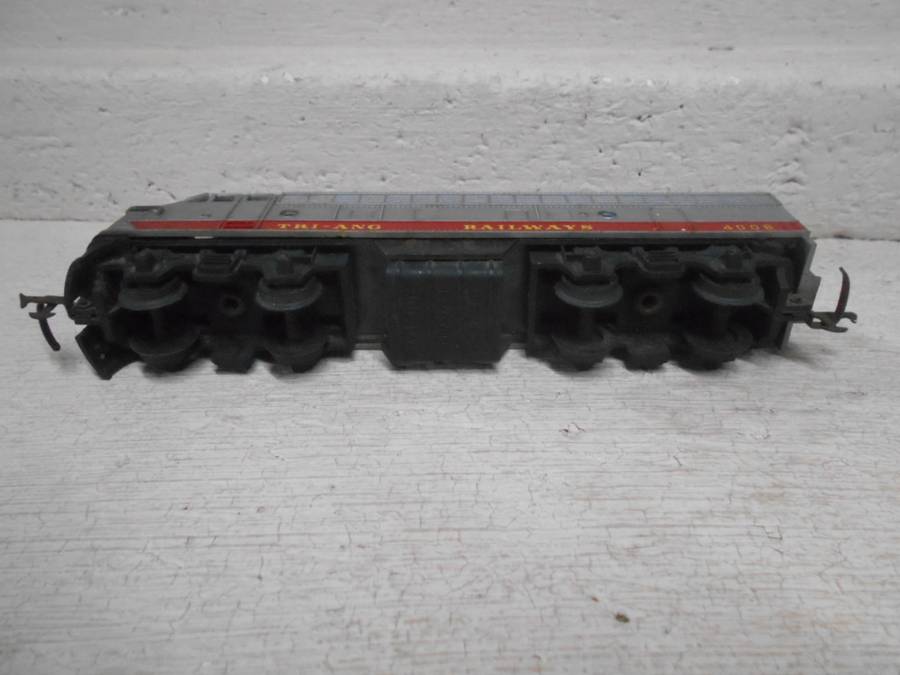 OO SCALE - TRIANG - DUMMY DIESEL LOCOMOTIVE - TRIANG RAILWAYS
