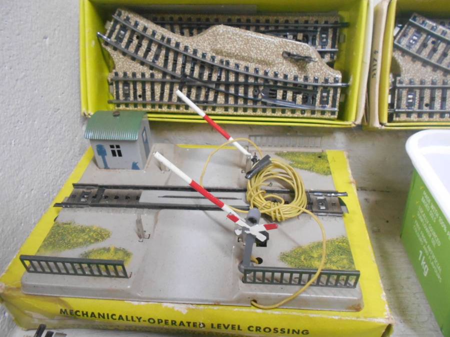 HO SCALE - MARKLIN - M-TRACK - LARGE AMOUNT - X117 PIECES