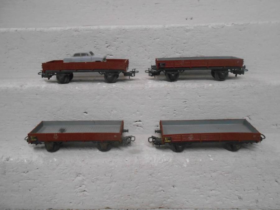 HO SCALE - MARKLIN - GOODS WAGONS - X4