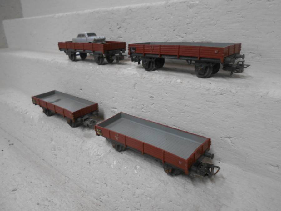 HO SCALE - MARKLIN - GOODS WAGONS - X4