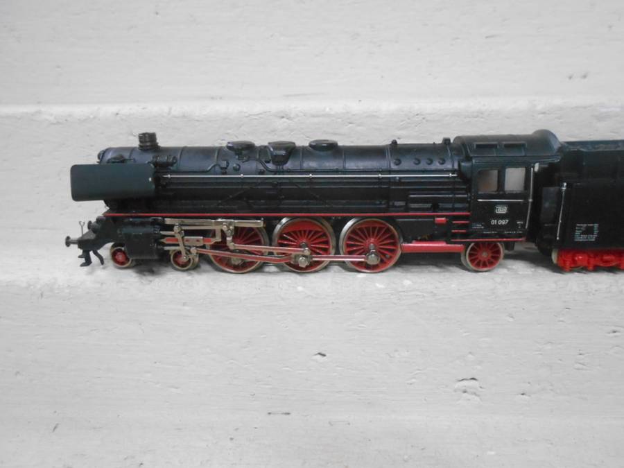 HO SCALE - MARKLIN - 4-6-2 DB STEAM LOCOMOTIVE - BOXED