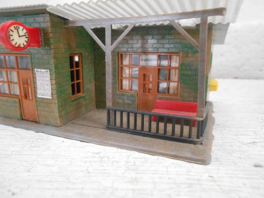 HO SCALE - FALLER - WORKSHOP OFFICE BLOCK