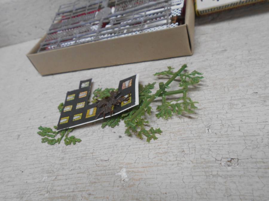 HO SCALE - FALLER - VARIOUS FENCES - BOXED