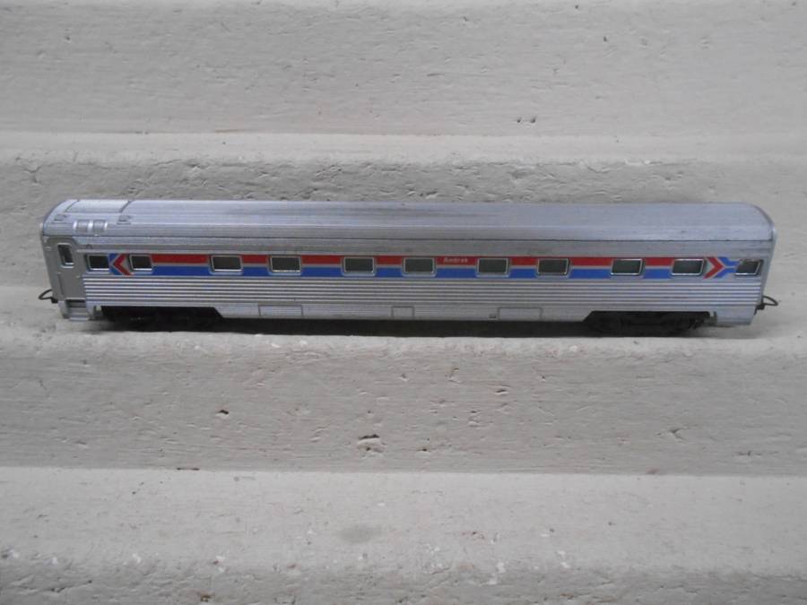 HO SCALE - LIMA - AMTRAK - PASSENGER COACH
