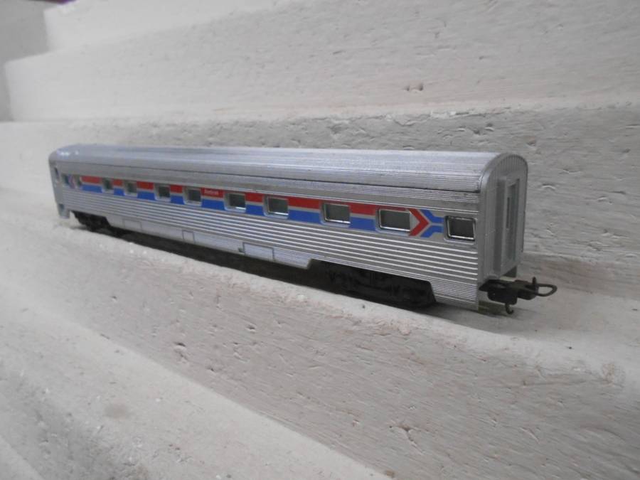 HO SCALE - LIMA - AMTRAK - PASSENGER COACH