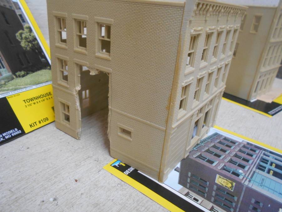 HO SCALE - DPM BUILDINGS - X4