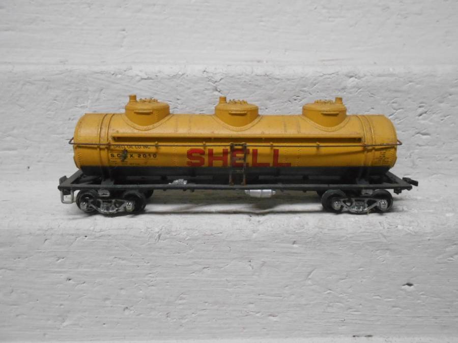 HO SCALE -  SHELL TRIPPLE DOME - TANKER WAGON