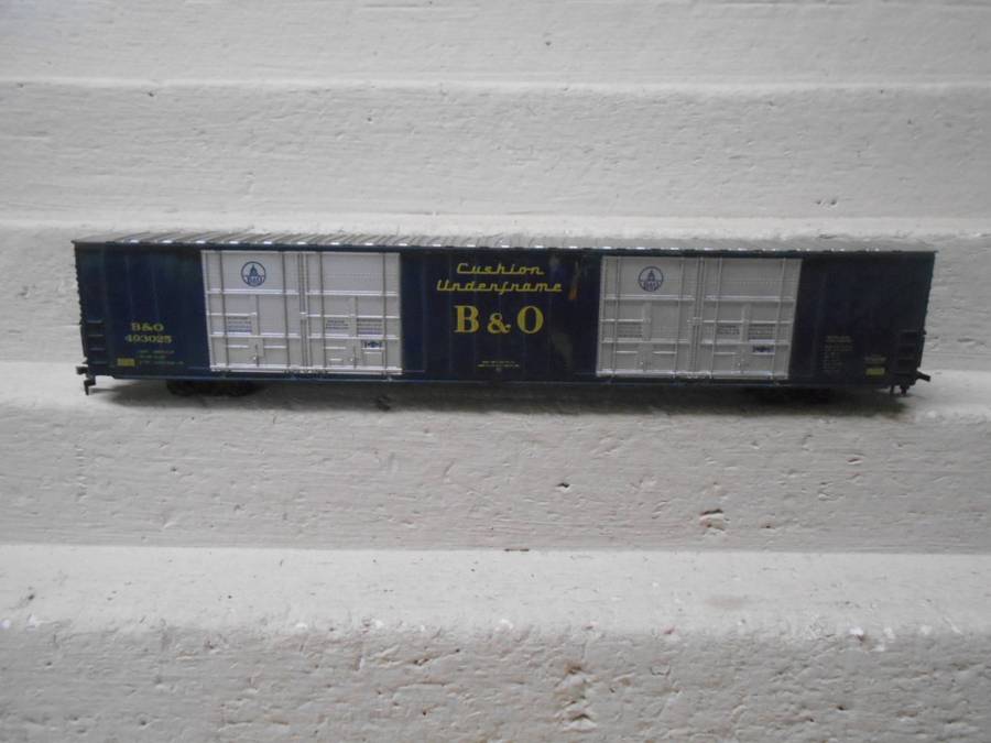 HO SCALE - 86 FT B & O - VERY LARGE - BOX CAR