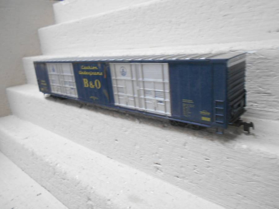 HO SCALE - 86 FT B & O - VERY LARGE - BOX CAR