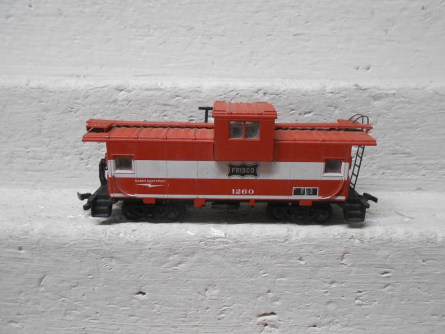 HO SCALE - FRISCO- CABOOSE