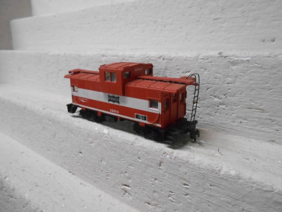 HO SCALE - FRISCO- CABOOSE