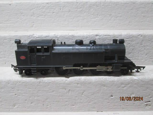 OO SCALE - TRIANG - BLACK 4-6-4 STEAM LOCOMOTIVE DUMMY