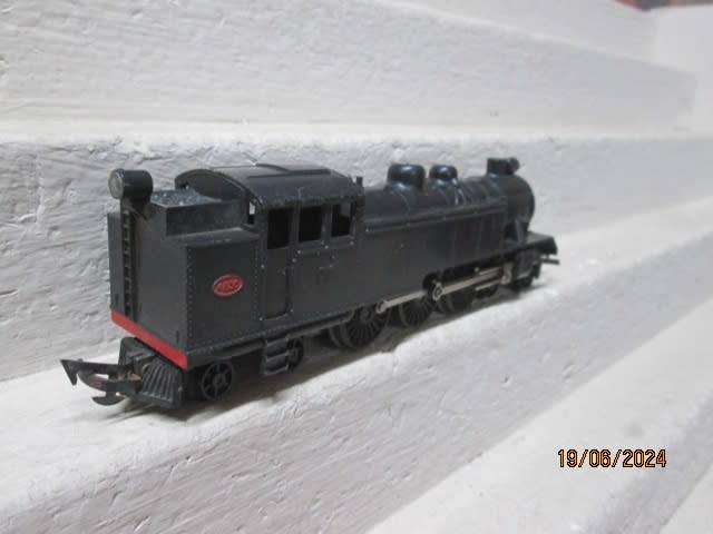 OO SCALE - TRIANG - BLACK 4-6-4 STEAM LOCOMOTIVE DUMMY