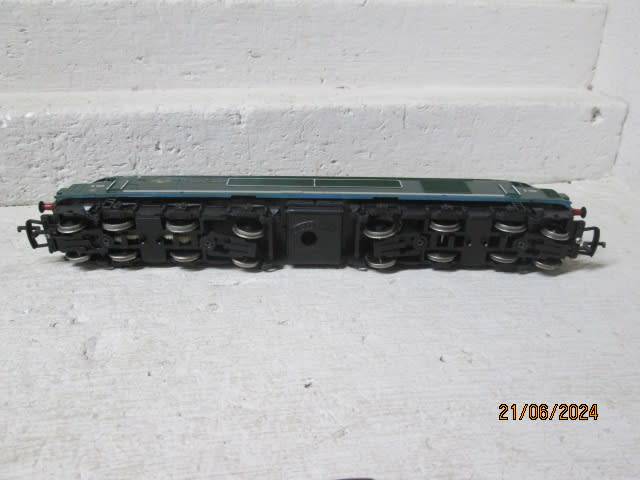 OO SCALE - MAINLINE - COCO GREEN DIESEL LOCOMOTIVE - BOXED