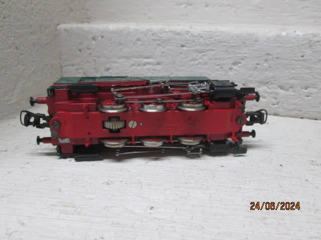 HO SCALE - ROCO - 0-6-0 GREEN STEAM LOCOMOTIVE - BOXED