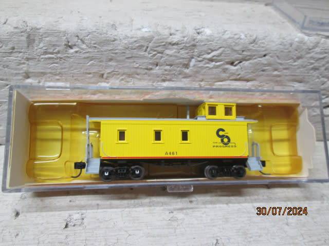 N SCALE - ATHEARN - CESAPEAKE & OHIO CABOOSE - BOXED