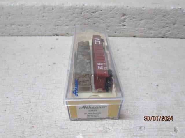 N SCALE - ATHEARN - CN GONDOLA WAGON WITH SCRAP LOAD - BOXED