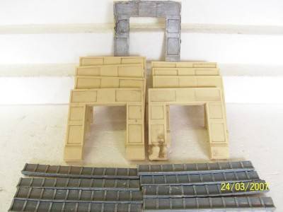 HO TUNNEL ENTRANCES X9 + X4 SETS OF BRIDGE SIDES