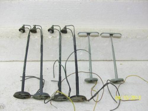 MARKLIN HO X2 PLATFORM + X4 STREET LIGHTS LOT 188